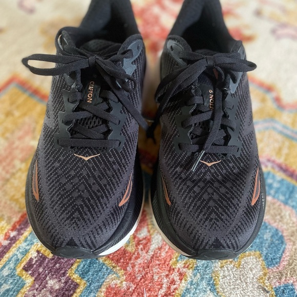 Hoka - Picture 6 of 10